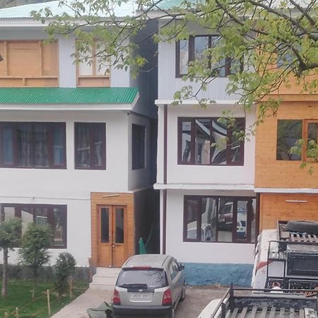 New Heaven Rose Hotel Pahalgam Exterior photo