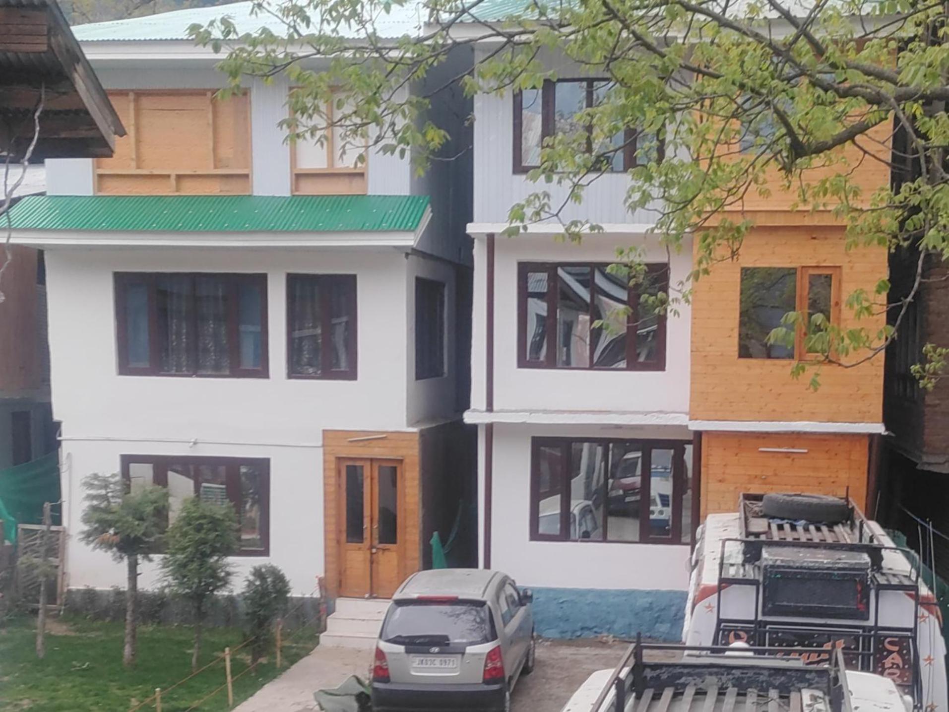 New Heaven Rose Hotel Pahalgam Exterior photo