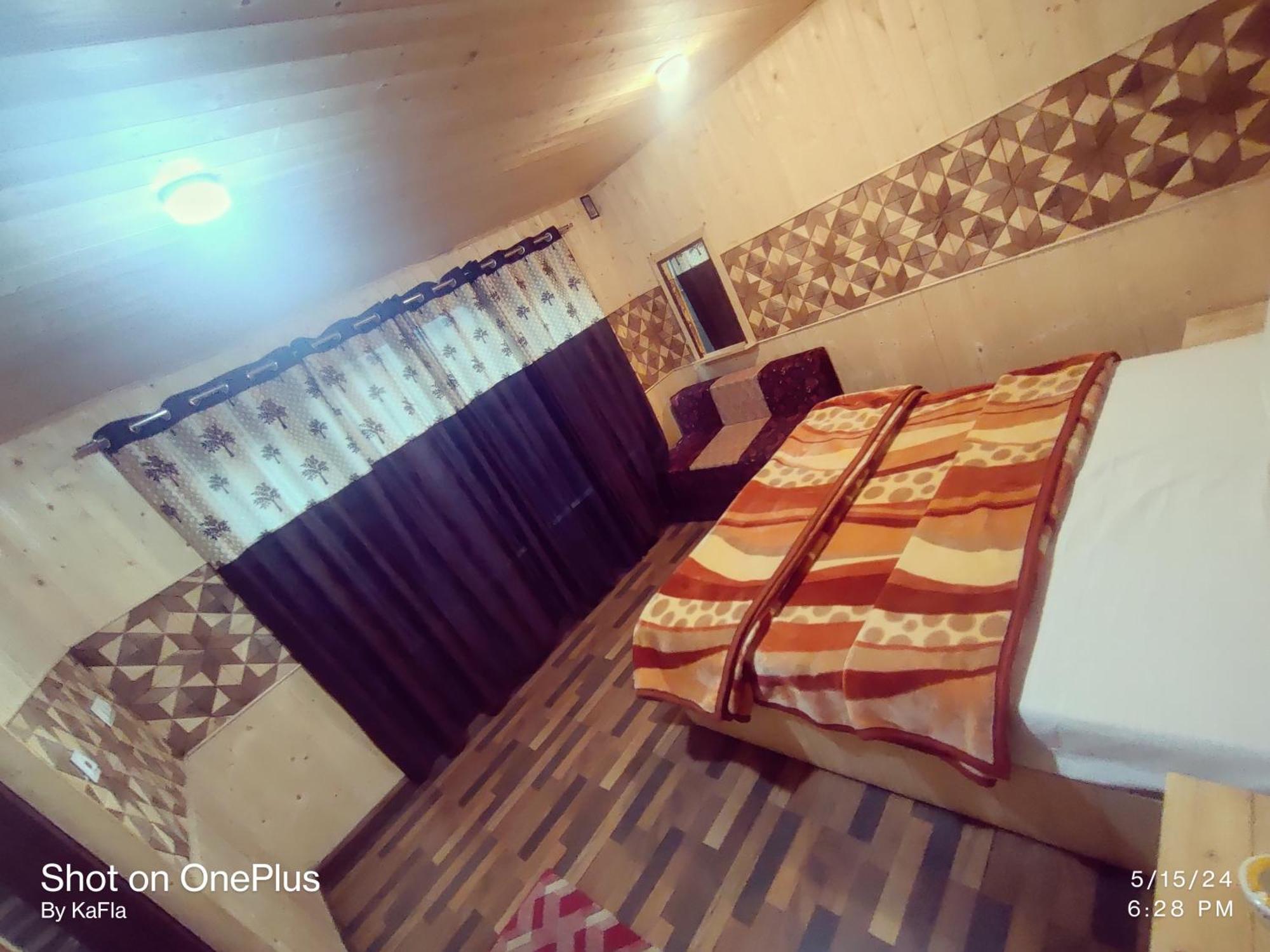 New Heaven Rose Hotel Pahalgam Exterior photo