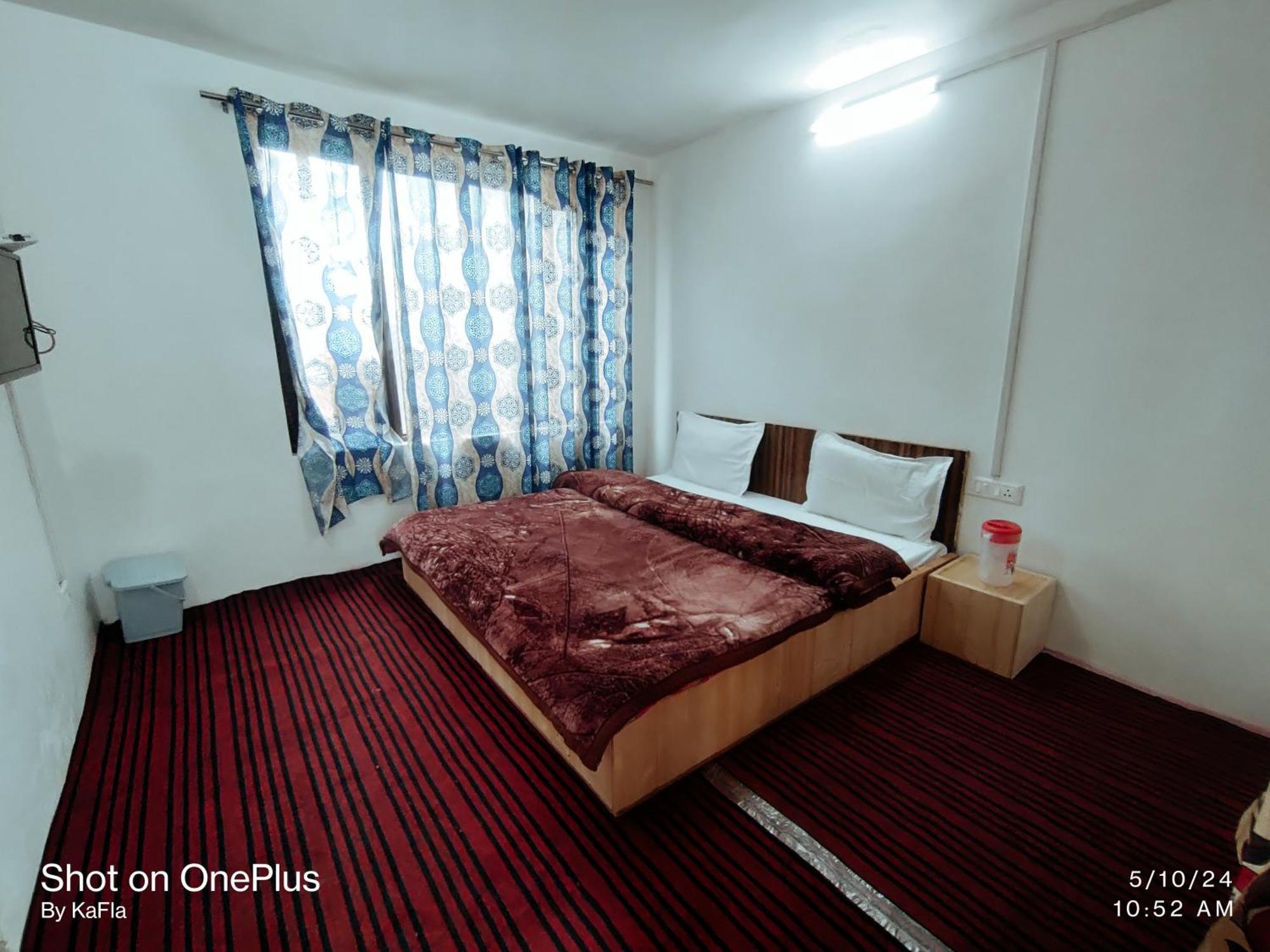 New Heaven Rose Hotel Pahalgam Exterior photo