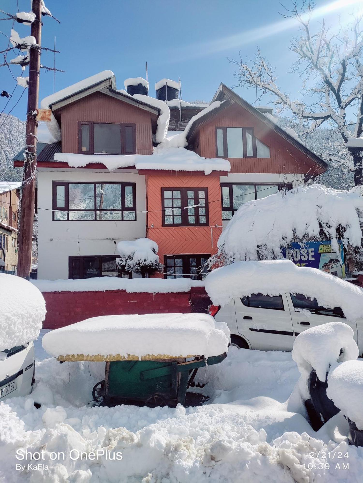 New Heaven Rose Hotel Pahalgam Exterior photo