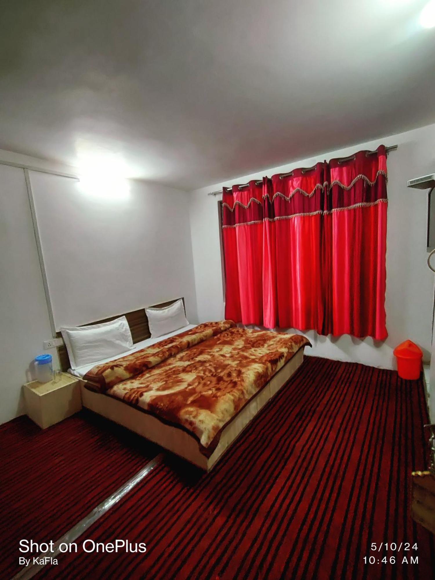 New Heaven Rose Hotel Pahalgam Exterior photo