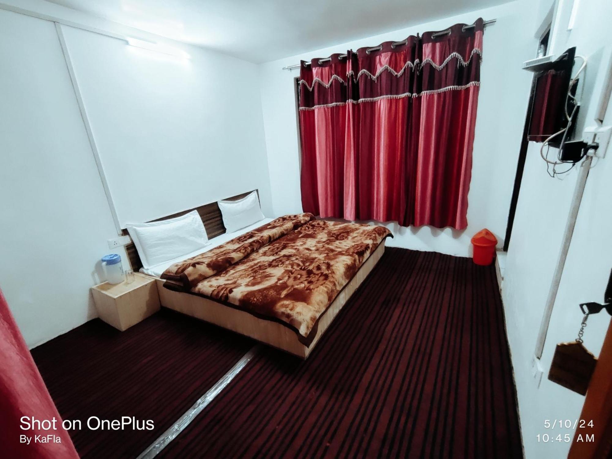 New Heaven Rose Hotel Pahalgam Exterior photo